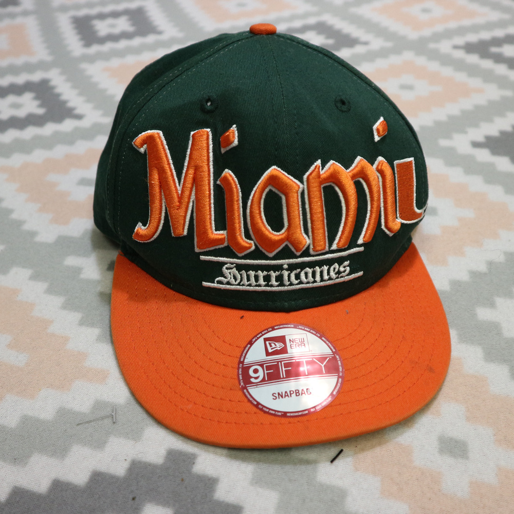 VTG New Era MIAMI HURRICANES Snapback Hat Onesize